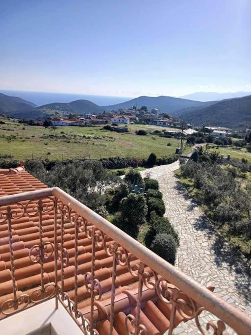 παραθαλασσιο σπιτι στην εξοχη Holiday home