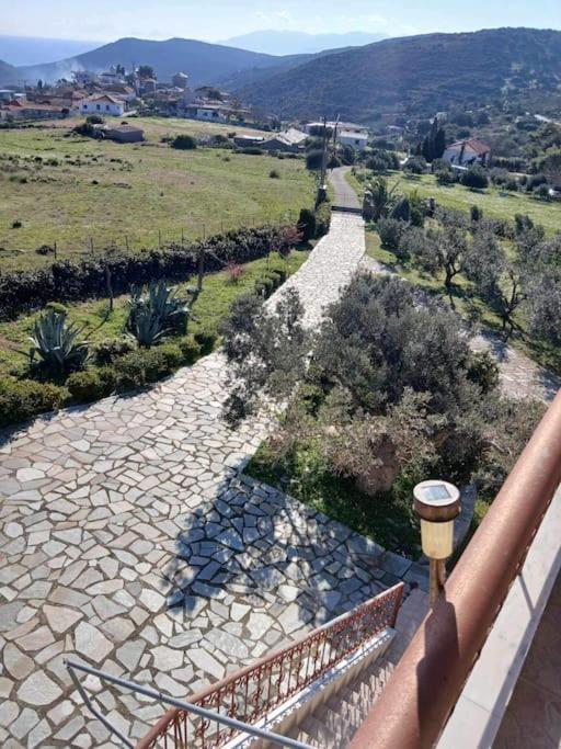 παραθαλασσιο σπιτι στην εξοχη Tsakei